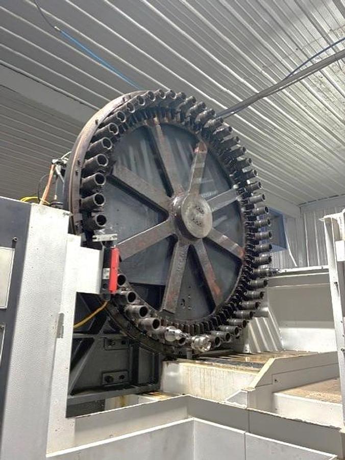 Used 2009 Mazak Nexus VCN 510C/40 II with Chip Conveyor, 48 Station Side Mounted ATC, CAT 40, 12,000 RPM, ONLY 2,201 CUT HOURS!!