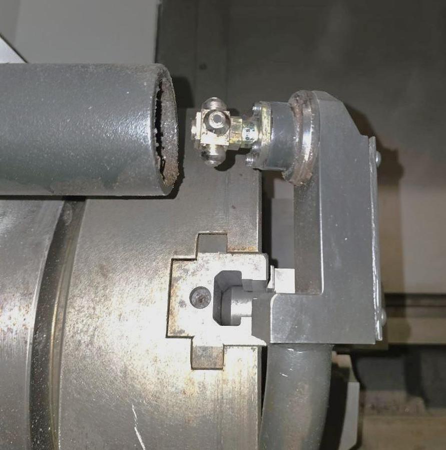 Used 2012 Doosan Puma 400MC with C Axis, Milling Capable, 21" Chuck, 6.5" Bar Capacity, Tailstock, Conveyor, Live Tool Holder