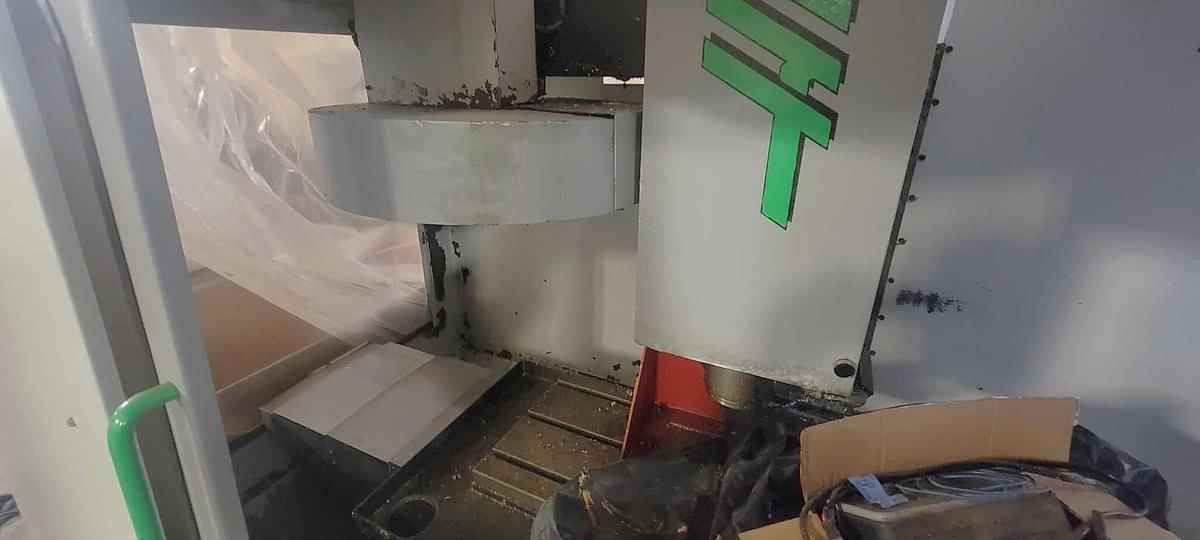 Used 1996 Haas VF-2B with Haas HRT-210 4th Axis Rotary Table, Newer Spindle, Newer LCD Monitor and Lube System