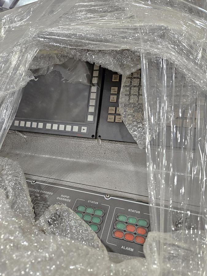 Used 2015 Kao Ming KMC-318 HIS Bridge Mill with Fanuc Control, 30 Station ATC, 10,000 RPM, Tool Probe, Chip Conveyor, 4035 Hours