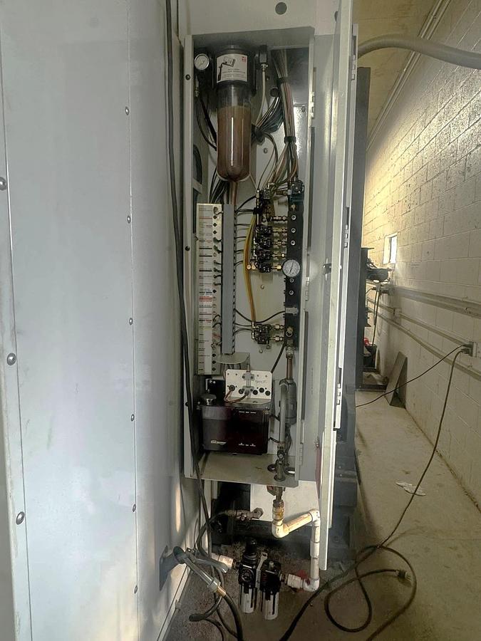 Used 2014 Haas VF-9/40 with 40 Station ATC, Probing, Chip Auger, Tooling, Vices