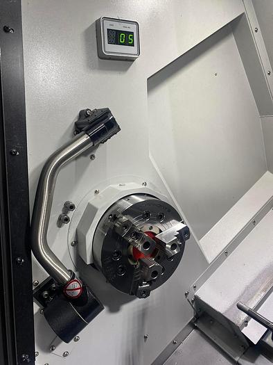 Used 2015 Doosan Puma 2600SY with Parts Catcher, Exit Conveyor, Chip Conveyor, 10" & 8" Chucks