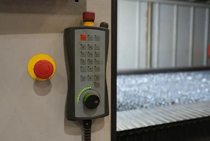 Used 2019 Bystronic Bystar 3015 10,000 Watt Fiber Laser with Upgraded V2 Cutting Head, Dual Pallets, Chiller, Dust Collector