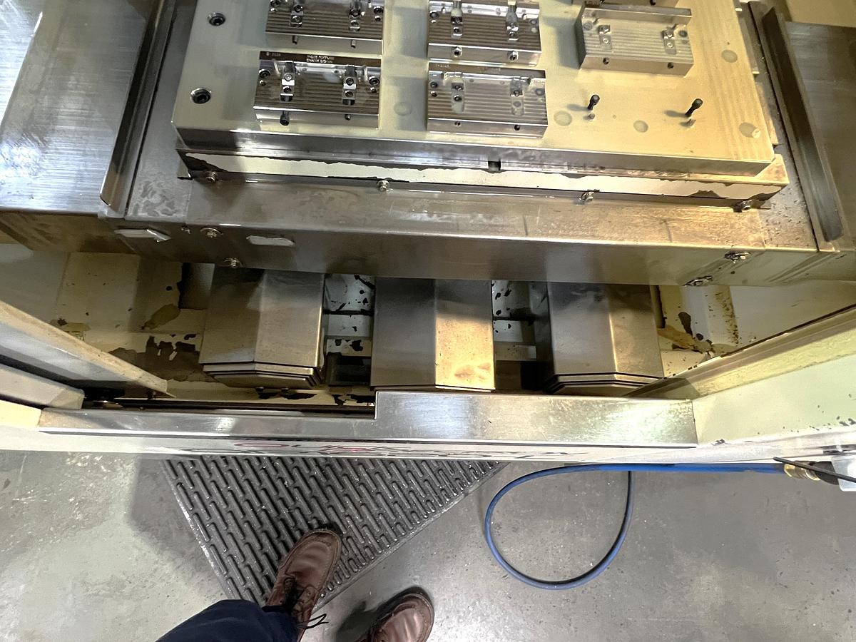 Used 2010 Chevalier Quick Precision QP1620-L VMC with Rigid Tapping, 15,000 RPM, Hi-Spd Machining, BT30 Taper, 20 Pos. ATC, Fanuc 0i-MD Control
