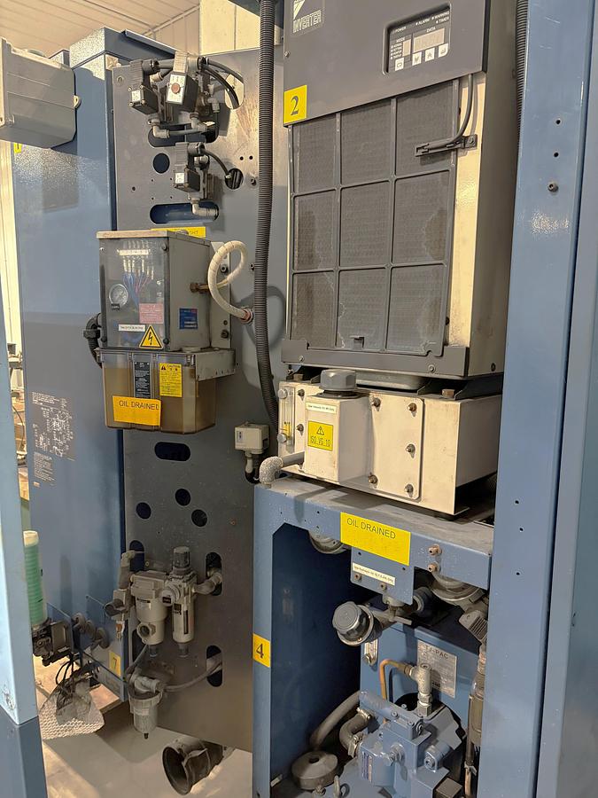 Used 2007 Matsuura H.Plus 300-PC11 Horizontal Machining Center with 11 Pallet Pool, Chip Blaster HPC, Full 4th, 120 ATC, Conveyor