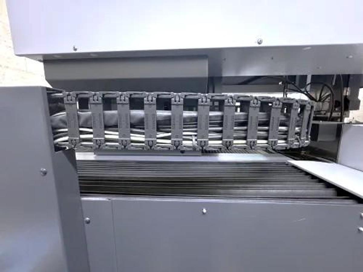 Used 2015 Mitsubishi MV2400S with 4 Axis Simultaneous Cutting, U & V Axis, Auto Threading, Submerged Cutting, Deionized Water System