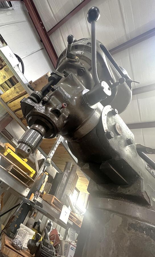 Used 1970 Bridgeport Series I Manual Knee Mill with 1 HP Motor,