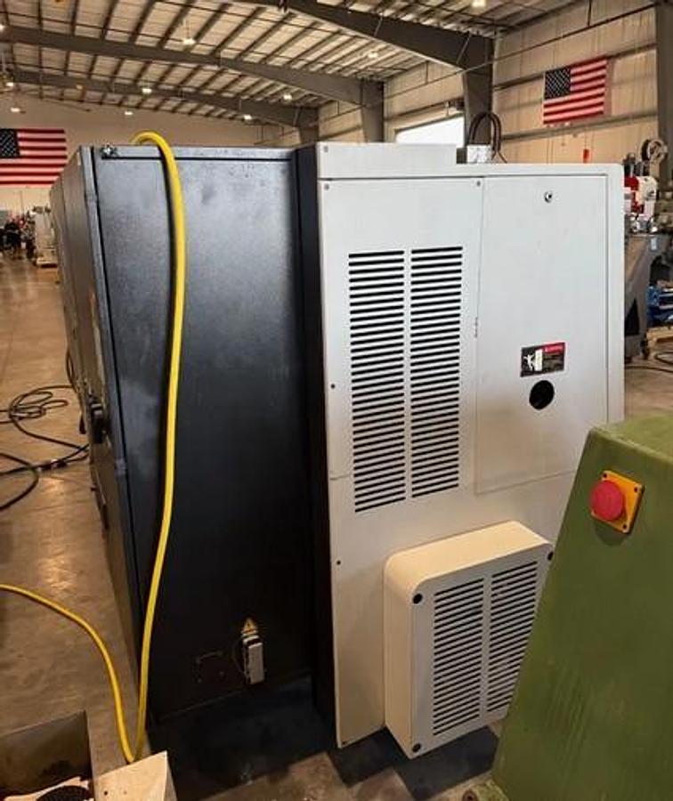 Used 2007 Doosan Puma 240MB with Full C Axis Spindle, Milling/Drilling Capability, Chip Conveyor, Parts Catcher, 8" Chuck, 2.55" Bar Cap.