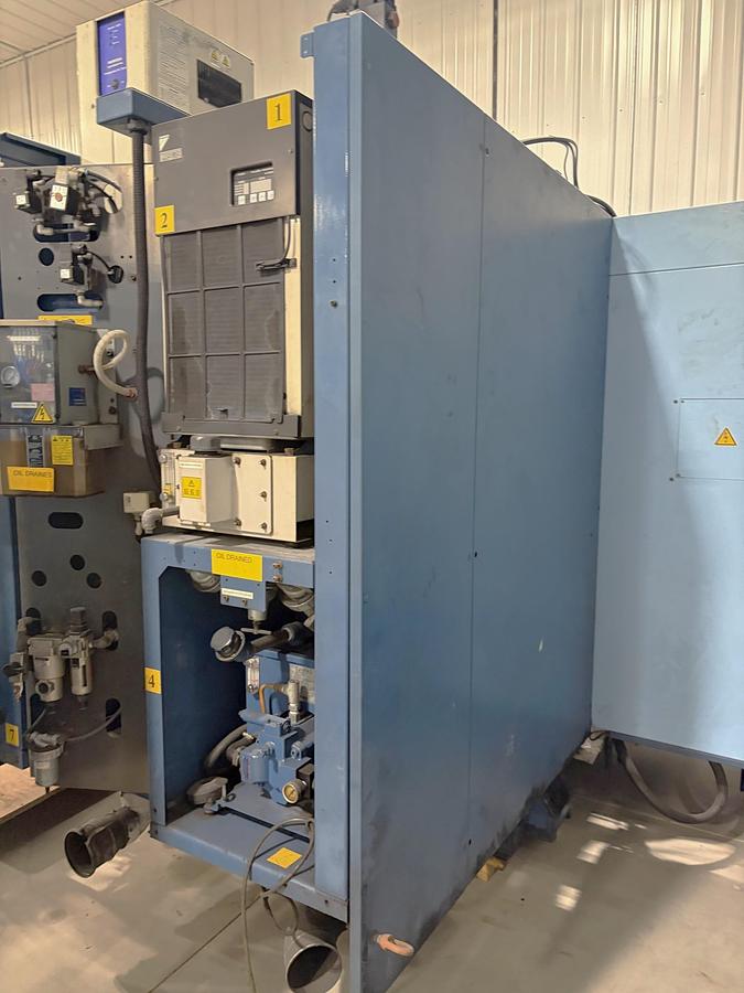 Used 2008 Matsuura H.Plus 300-PC11 Horizontal Machining Center with 11 Pallet Pool, Chip Blaster HP CTS, 30 Pos. ATC, Conveyor