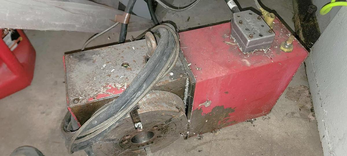 Used 1996 Haas VF-2B with Haas HRT-210 4th Axis Rotary Table, Newer Spindle, Newer LCD Monitor and Lube System