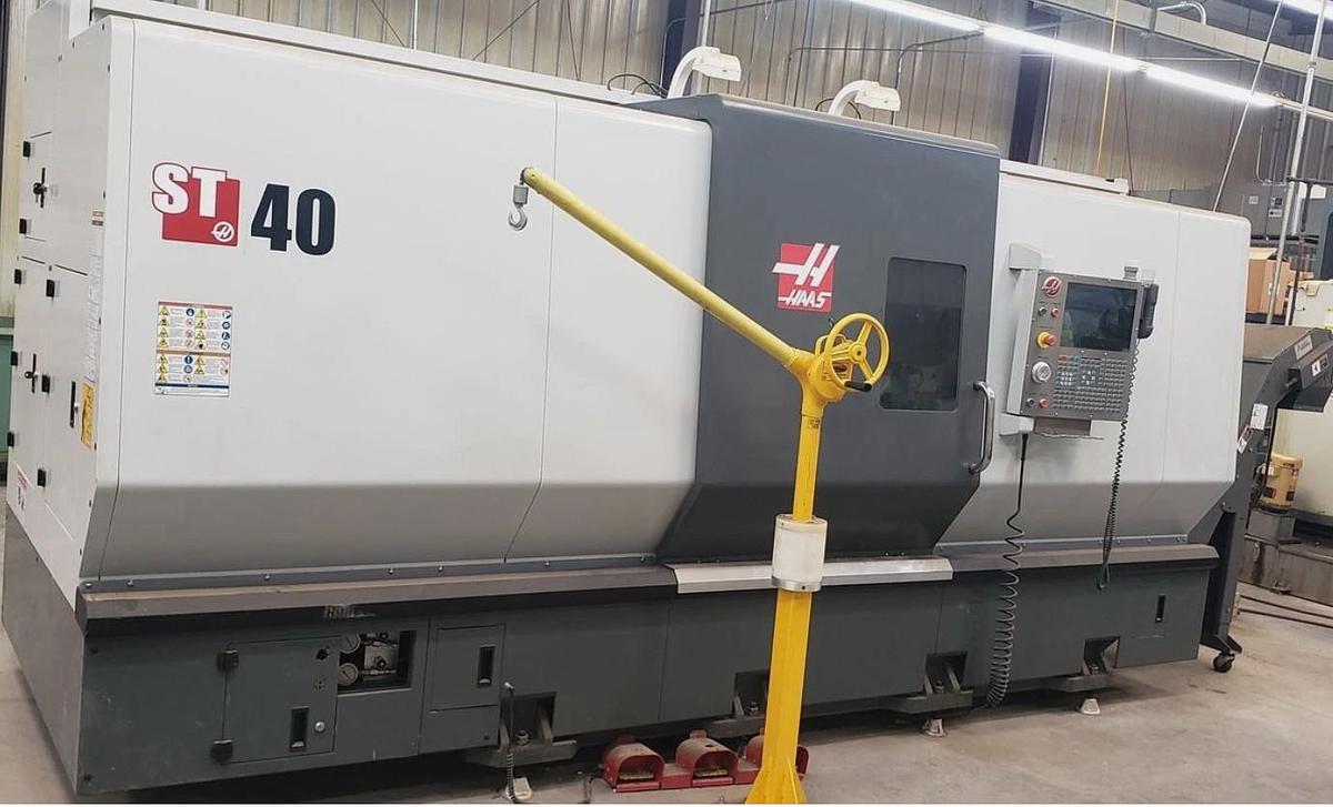 Used 2014 Haas ST-40 with SMW Hydraulic Steady Rest, 4" Bar Capacity, Toolsetter, Tailstock, Chip Conveyor, 44" Centers