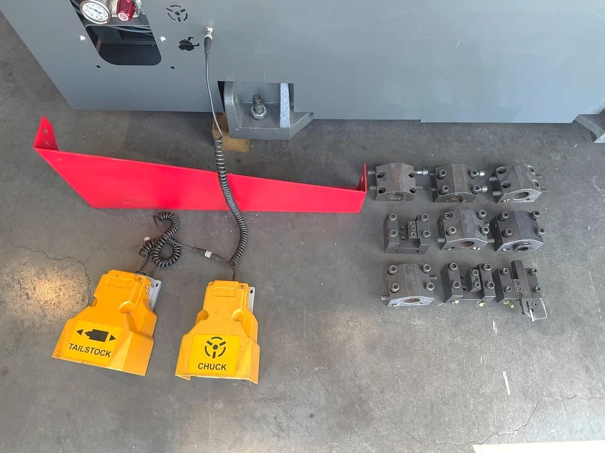 Used 2021 Haas ST-30 with 10" Chuck, 3" Bar Cap., Chip Conveyor, Tailstock, Tool Presetter, 21" x 32.5" Capacity, ONLY 1,516 Spindle Hours