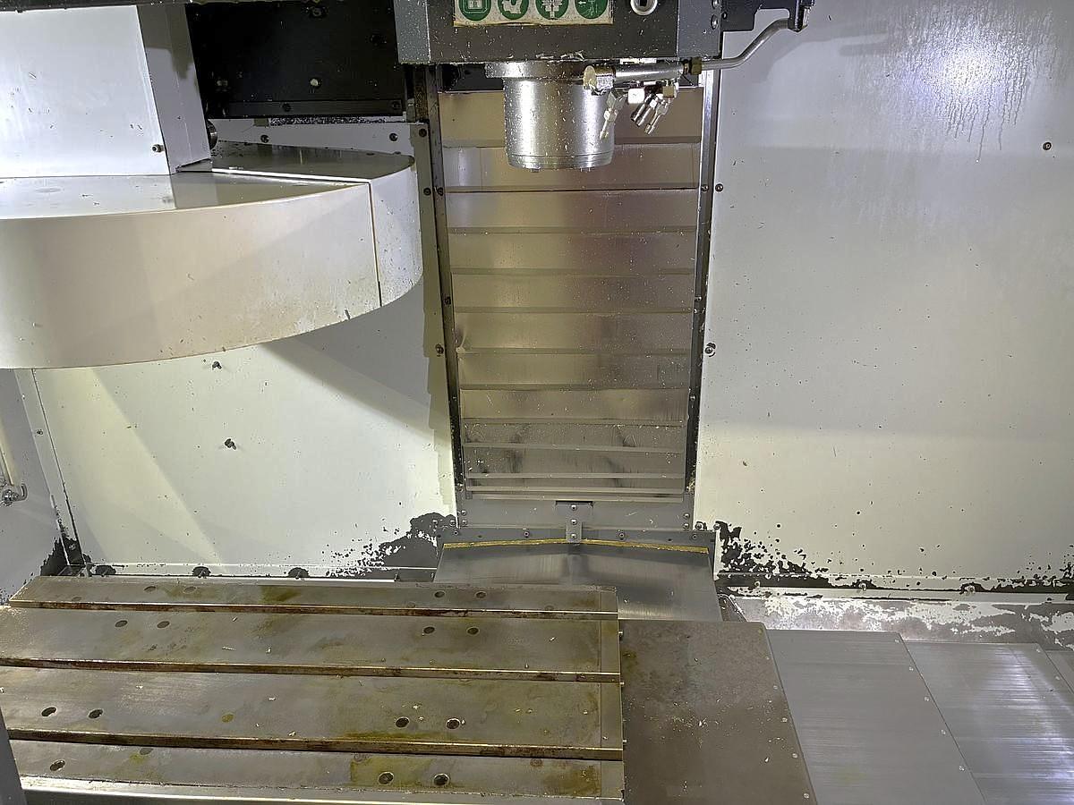 Used 2017 Haas VF2 with Chip Auger, Rigid Tapping, 8100 RPM, 20 Station Umbrella ATC, ONLY 3,429 Feed Cutting Hours !!