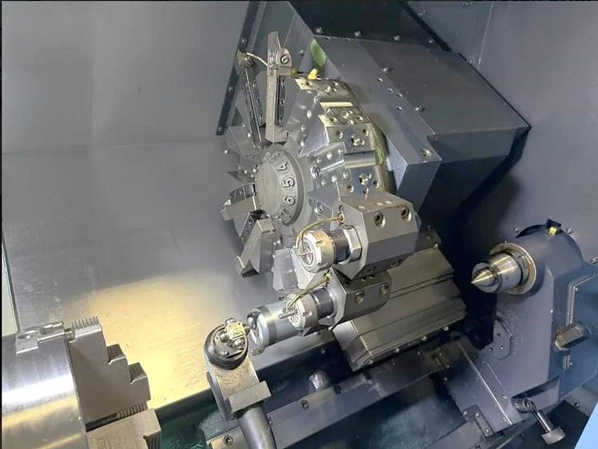 Used 2015 Doosan Lynx 220LC with 8" Hyd Chuck, Toolsetter, Tailstock, Parts Catcher, Chip Converyor, Barfeed Interface ONLY