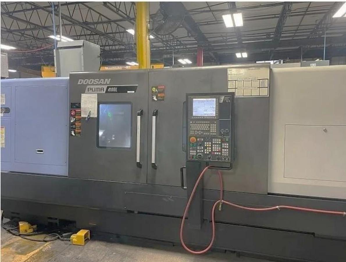 Used 2017 Doosan Puma 4100LB with 15" hyd chk, 4.62" bar cap., 80" cc, SMW S/R, Tailstock, Chip Conveyor, Toolsetter
