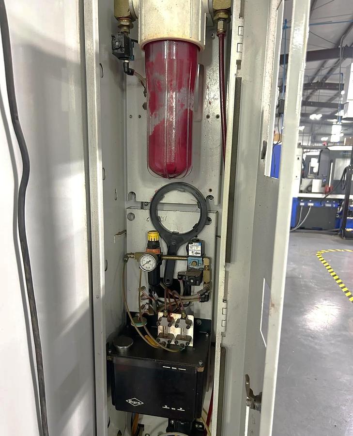 Used 2010 Haas ST-30M with Haas Barfeed, C Axis, Milling Capability, Tailstock, Chip Conveyor, Parts Catcher, Tool Presetter