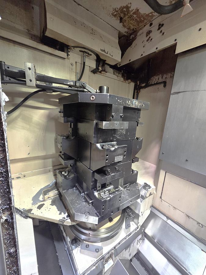 Used 2019 Okuma MB-4000H with Full 4th Axis Table, Tool Probing, High Press. Coolant Thru Spindle, Chip Conveyor, 64 Pos. ATC