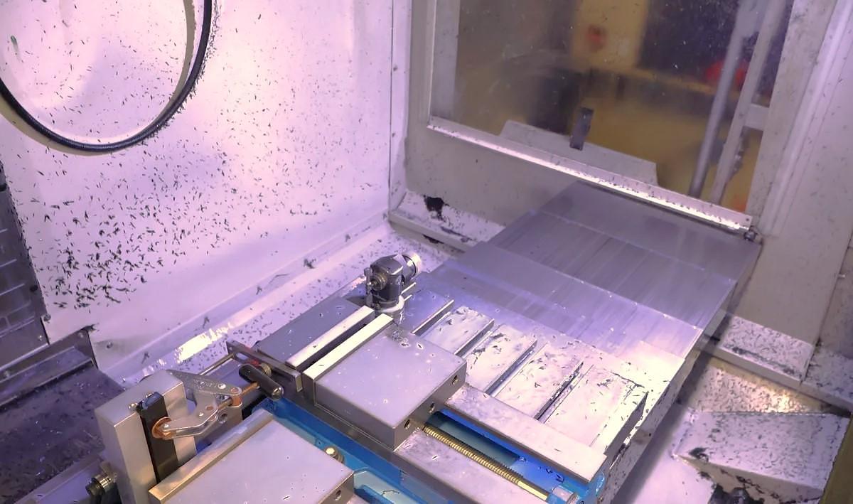 Used 2015 Haas VF-4SS w/ Coolant Thru Spindle, Haas Probing, 15,000 RPM Spindle, PCool, Auger