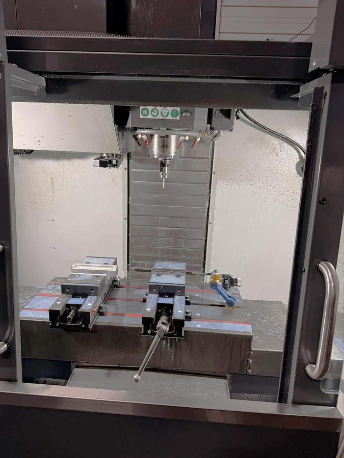 Used 2020 Haas VF-2SS w/ Haas Probing, Coolant Thru Spindle, 4th Axis Drive, 30 Station ATC, Auger, Pcool, Next Gen Control , ONLY 1,977 Feed Cut Hours!!