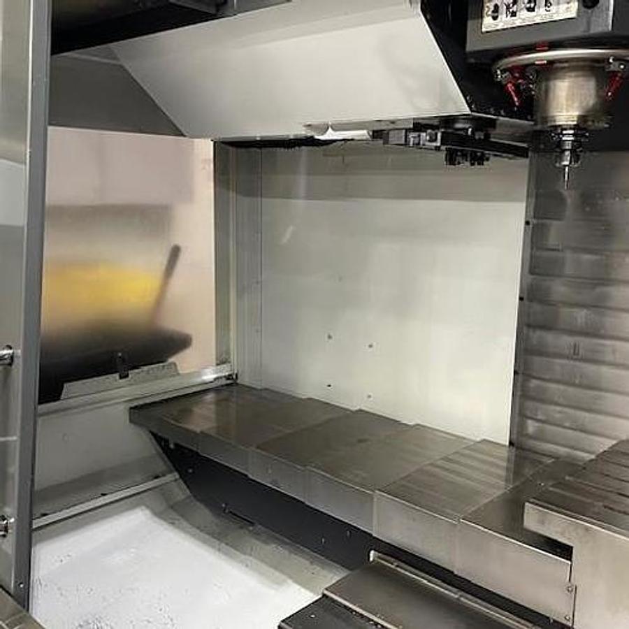 Used 2015 Haas VF-4 with 24 Station Side Mount ATC, Programmable Coolant Nozzle, Chip Auger, USB Port, Less than 1,500 Cut Hours !!