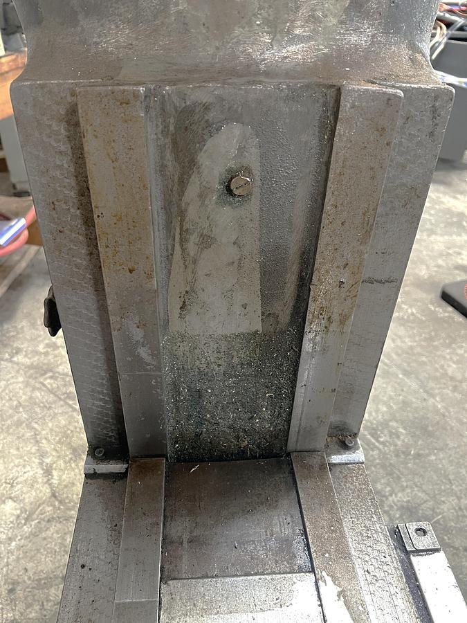 Used 1970 Bridgeport Series I Manual Knee Mill with 1 HP Motor,