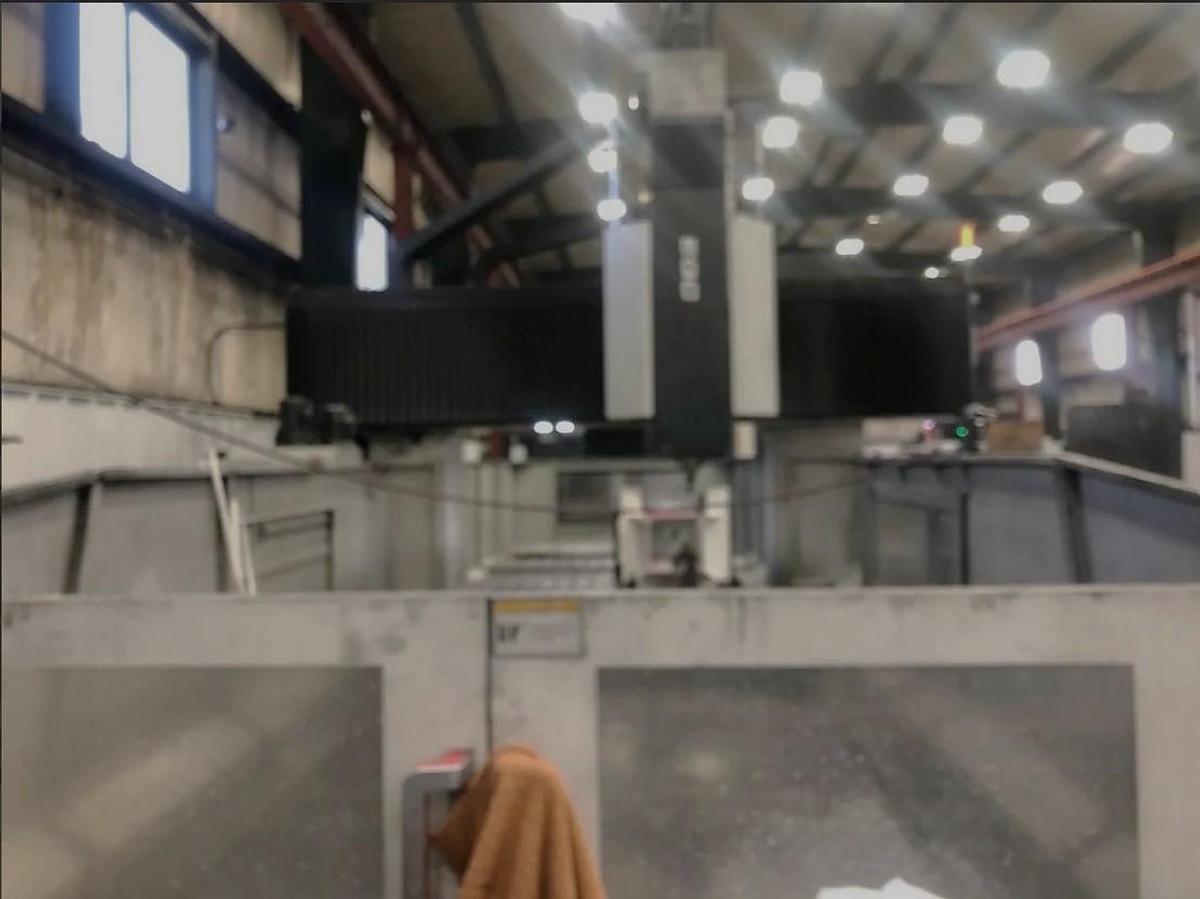 Used 2014 SMTCL EGC 2040 Bridge Style with 157"x78"x39" Travels, 50 Taper, 6000 RPM, 40 ATC, Fanuc 0i-MD Control