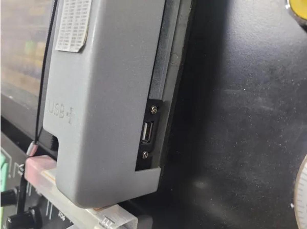 Used 2013 C.R. Onsrud Model 122S18 CNC Router with 120" x 60" Table, 24,000 RPM, 18 HP, HSK63F Taper, 12 Station ATC, Very Clean!