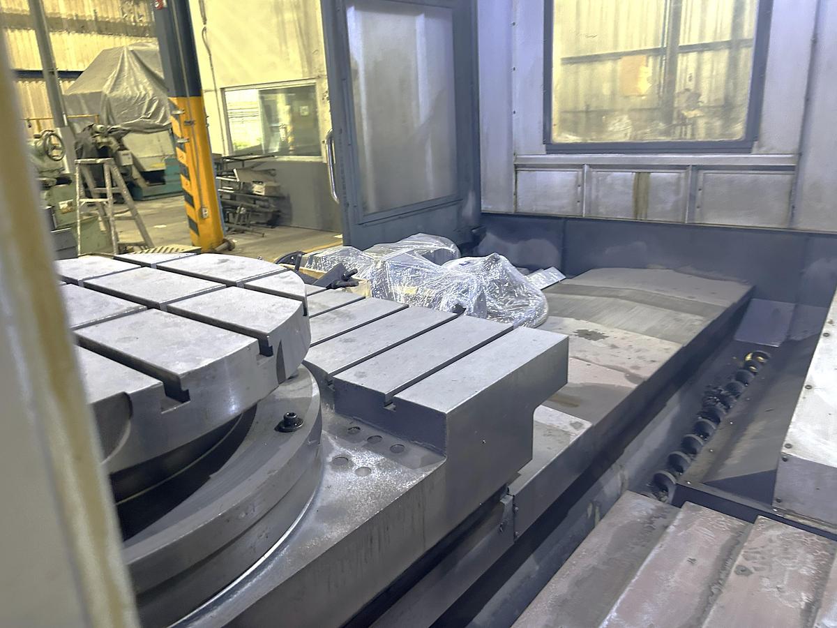 Used 2019 Haas EC-1600ZT with Extended Z Axis Travel, 7500 RPM, Integrated 4th Axis Platter, TSC, Renishaw Probing, 30 ATC