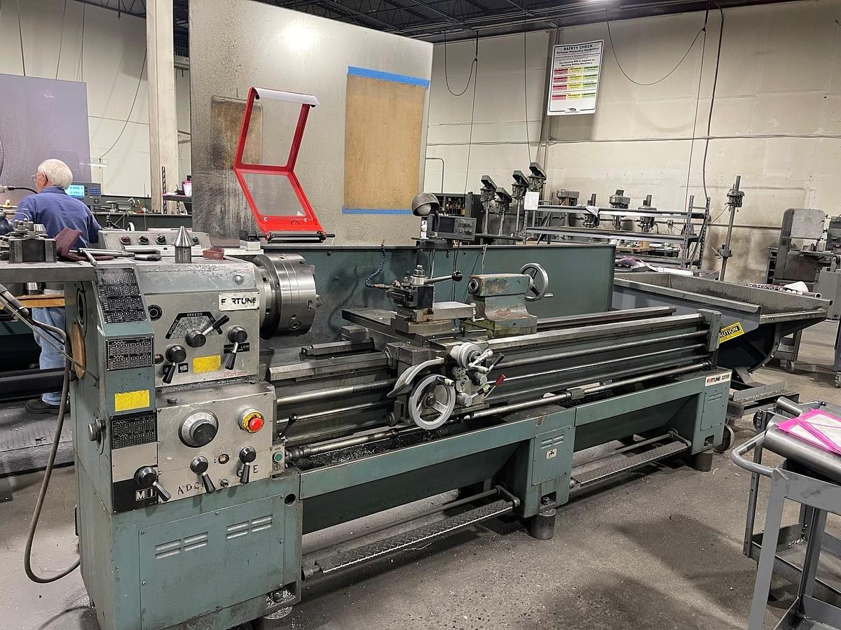 Used 1994 Fortune Model S20100 Engine Lathe