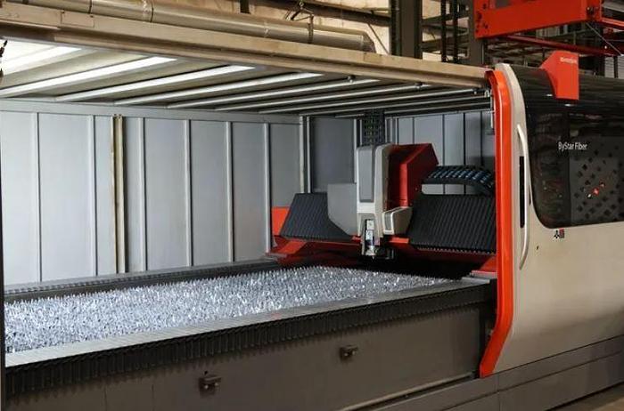 Used 2019 Bystronic Bystar 3015 10,000 Watt Fiber Laser with Upgraded V2 Cutting Head, Dual Pallets, Chiller, Dust Collector