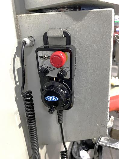 Used 2005 Hyundai-Kia VX500 3 Axis Vertical Machining Center