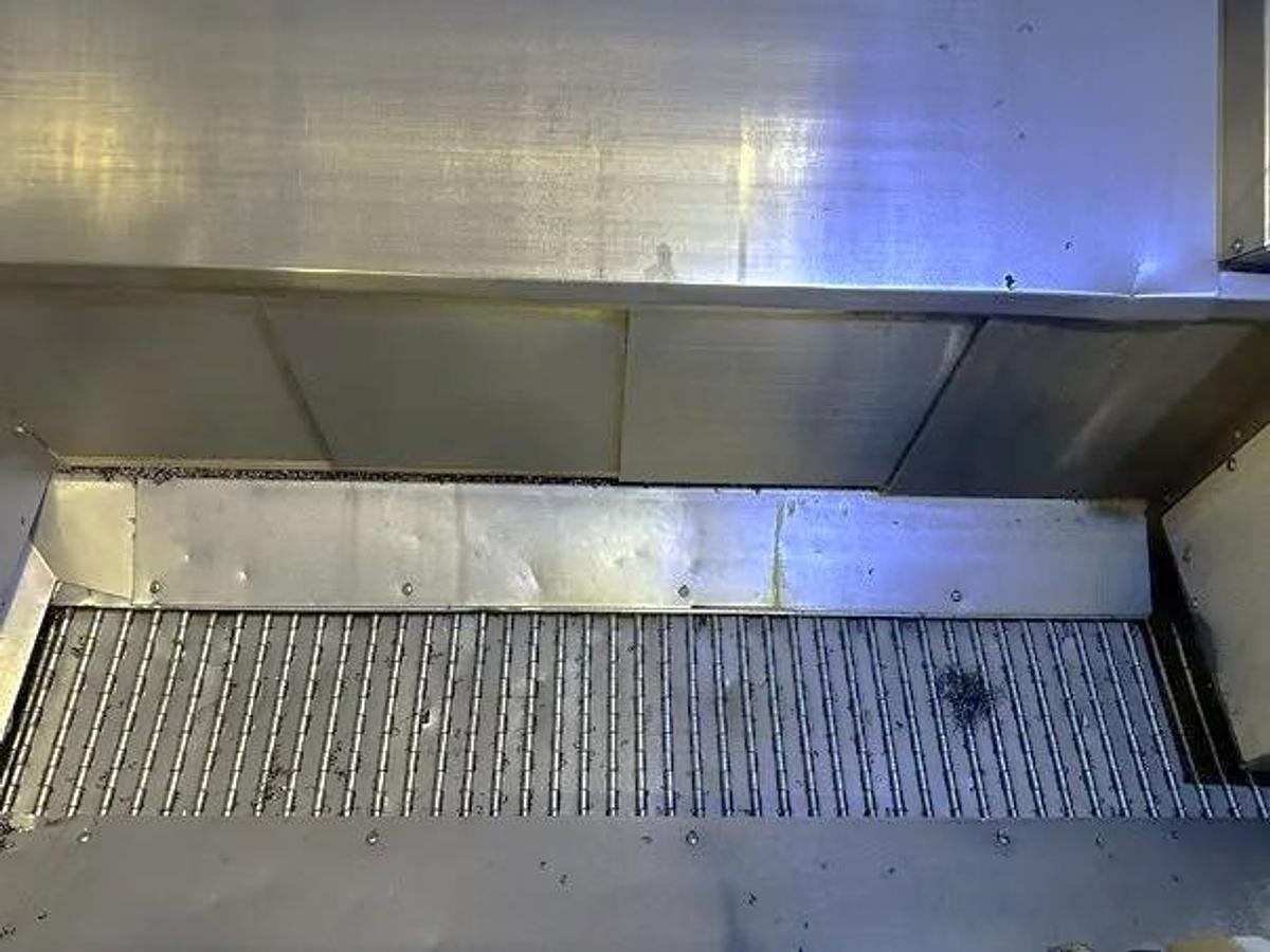 Used 2008 Haas SL-40T with 15" Hyd. Chuck, Tool Presetter, Tailstock, Chip Conveyor, Geared Head, Block Style Turret, 4" Bar Capacity