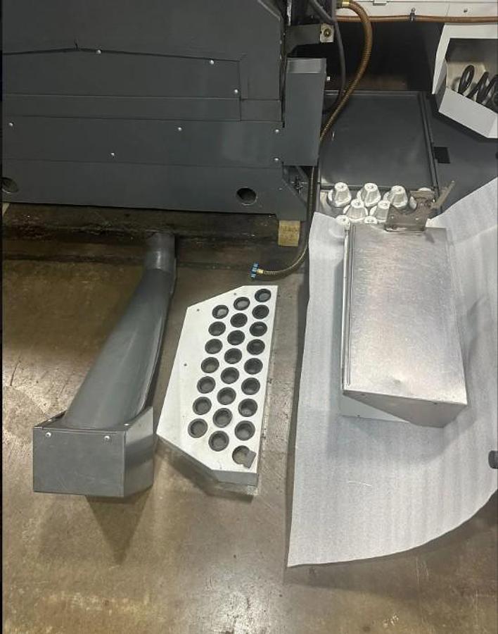 Used 2014 Haas VF8/40 with Haas Probing Package (needs probe repaired), 24 Station Side Mount ATC, 8100 RPM, CAT 40
