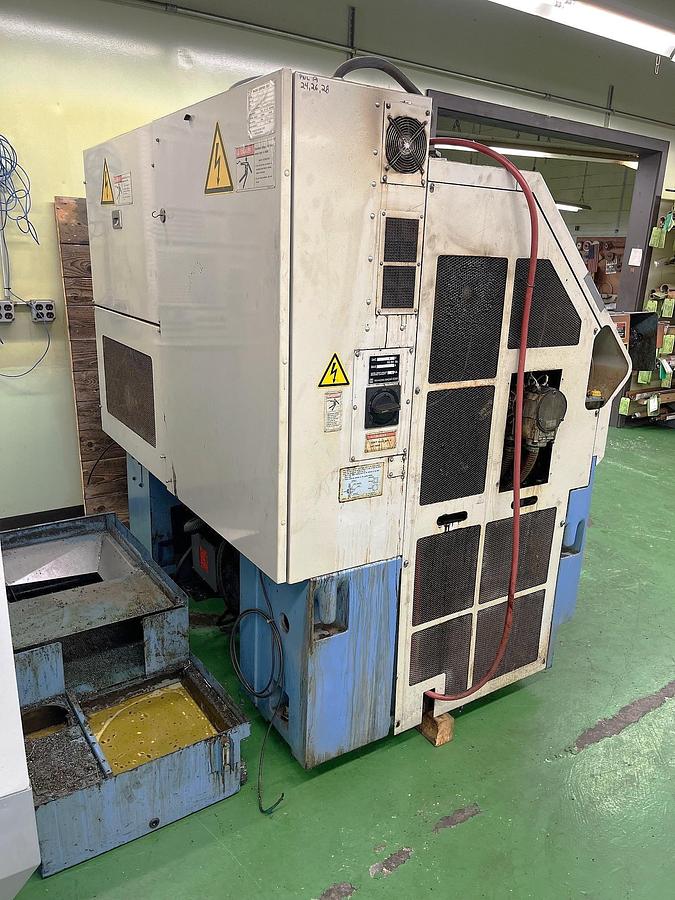 Used 1997 Mazak QT10 with 6" Hyd Chuck, Tool Presetter, Tailstock, Chip Conveyor, Parts Catcher, 12 Station Turret, Tplus Control