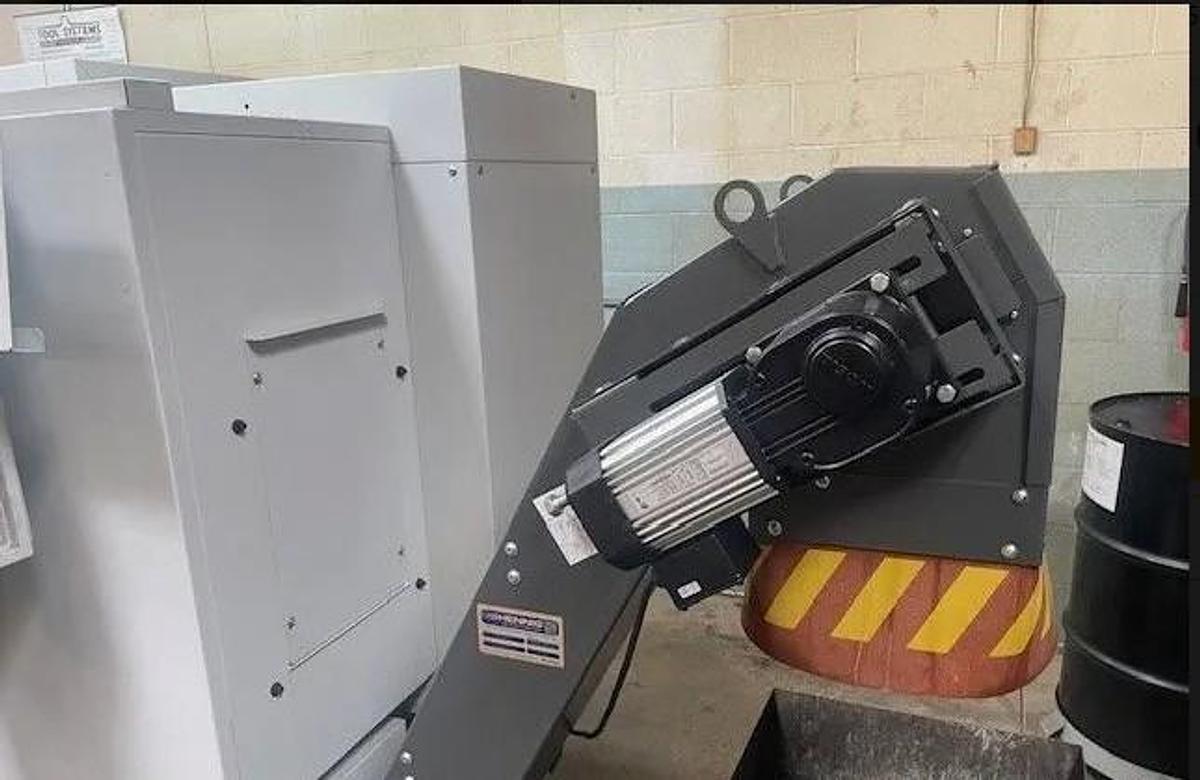 Used 2019 Haas ST-10 with Tailstock, Toolsetter, Chip Conveyor, Royal Collet Chuck, 6" 3 Jaw Chuck, Parts Catcher, ONLY 961 Hours