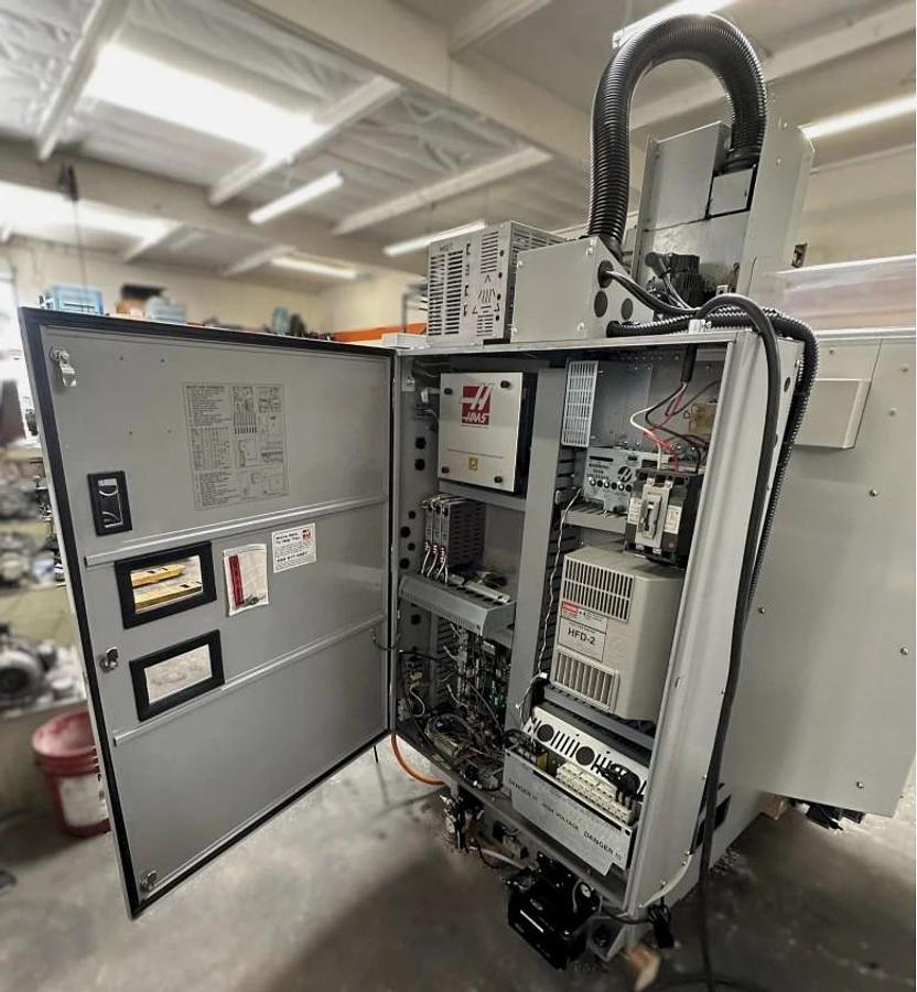 Used 2008 Haas Super Mini Mill with 10k RPM, Tool Probe, Chip Auger, USB Port, Coolant Pump, 10 ATC, 208/230V Three Phase Pwr