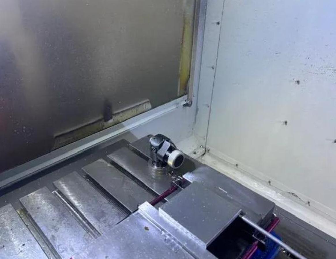 Used 2015 Haas VF-4SS w/Wired for 4th axis, Remote Jog Handle, WIPS Renishaw Tool & Part Probe, Programmable Coolant Nozzle, 1k Coolant Thru the Spindle