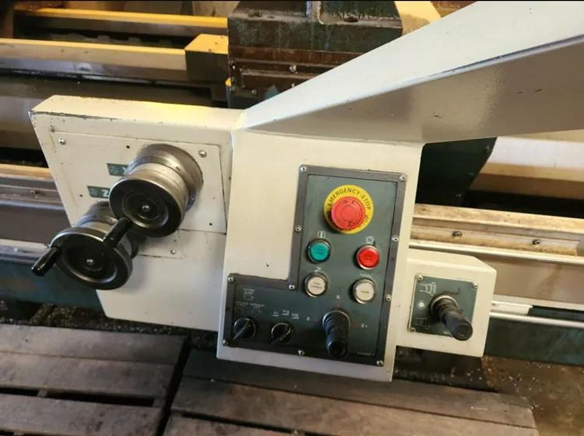 Used 2006 Romi M33 x 80" Oilfield Type Hollow Spindle Lathe with 10.5" Bore, Steady Rest, Chip Conveyor, Tailstock