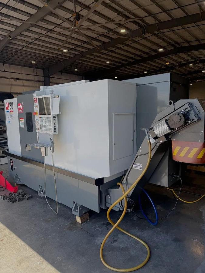 Used 2021 Haas ST-30 with 10" Chuck, 3" Bar Cap., Chip Conveyor, Tailstock, Tool Presetter, 21" x 32.5" Capacity, ONLY 1,516 Spindle Hours