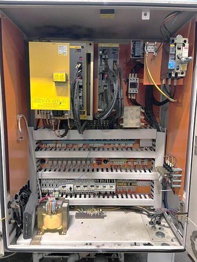 Used 2006 Doosan Lynx 220LC with Tailstock, Tool Presetter, Parts Catcher