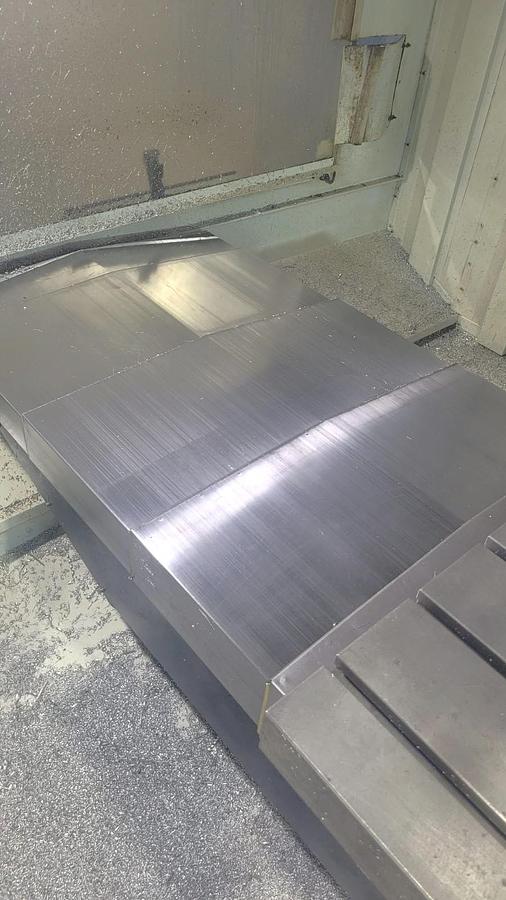 Used 2014 Haas VF-9/40 with Haas 4th Axis Rotary Table, Coolant Through Spindle, Haas Probing Package, Low Hours