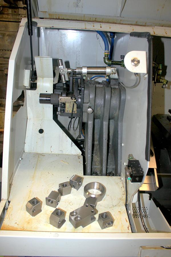 Used 2018 Haas CL-1 Chucker Lathe w/ 8 Station Turret, Haas CL-1 Series Barfeeder, Collet Nose, Partrs Catcher, 1" Bar Cap., Rigid Tap