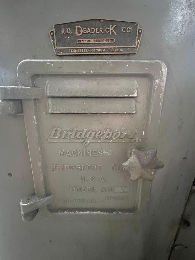 Used 1970 Bridgeport Series I Manual Knee Mill with 1 HP Motor,