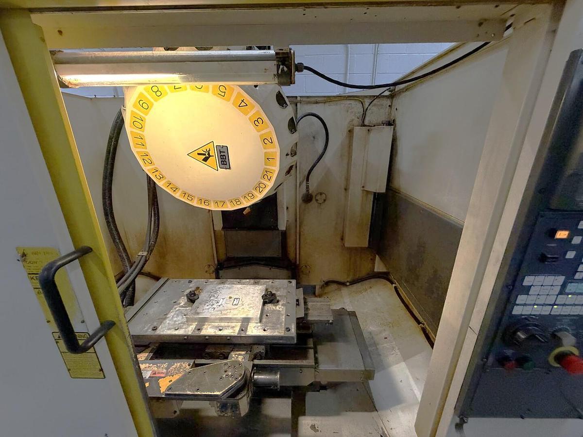 Used 2005 Fanuc Robodrill Alpha T-21iDL w/ Pallet Changer, 10,000 RPM, 21 Station ATC, Fanuc 16iMB, 2834 Run Hours