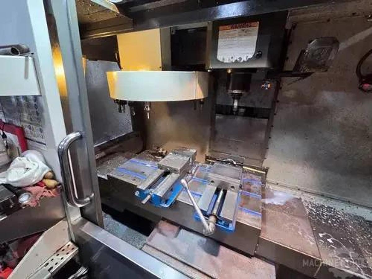 Used 2010 Haas VF2B with PCool, Chip Auger, 7500 RPM, 2 Spd Gearbox, Haas Probing Package, Remote Jog Handle