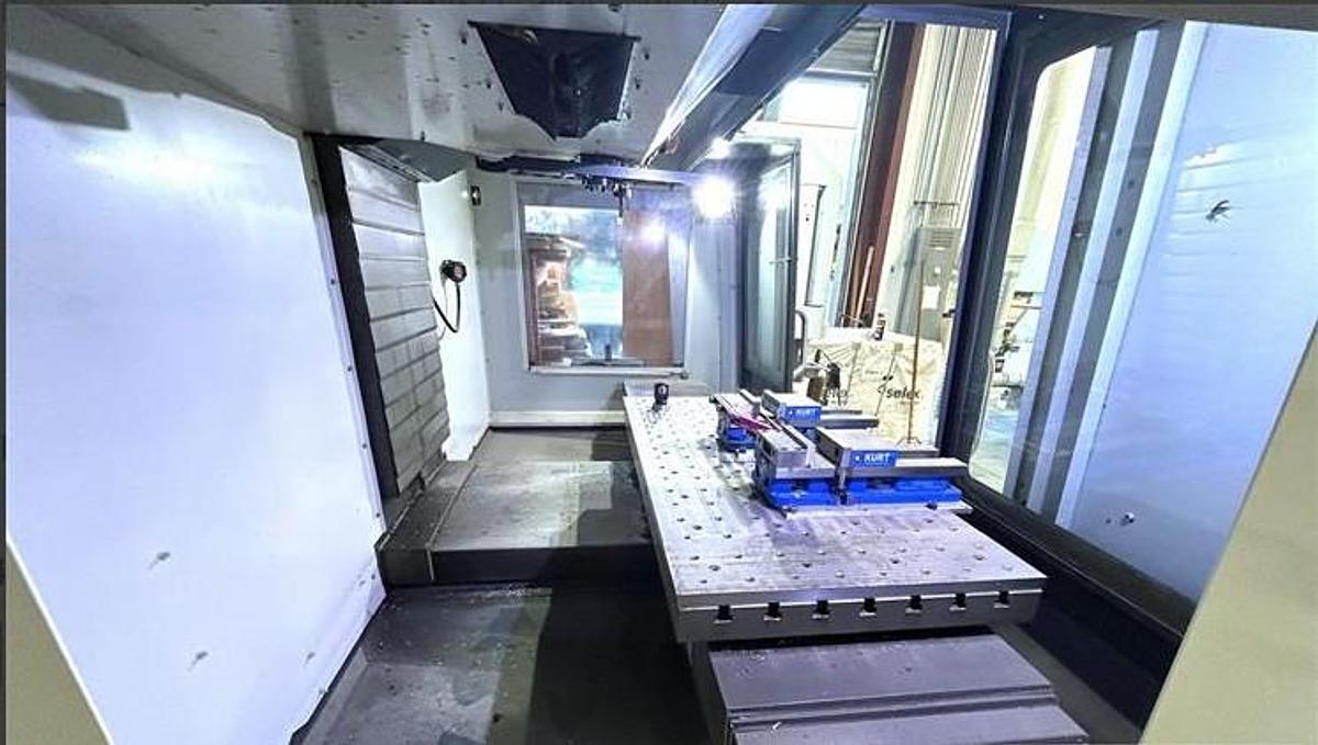 Used 2020 Haas VF-3YT/40 with Haas HRT210 Rotary Table, 10,000 RPM, Renishaw Probing, 30 Station Side Mounted ATC