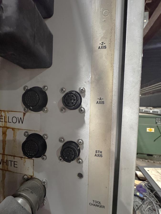 Used 2004 Haas VF8/50 with 50 Taper Spindle, 10,000 RPM Geared Head, Coolant Thru Spindle, Probe Ready, PCool, Auger, Side Mounted ATC