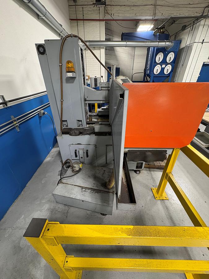 Used 1987 Regent 1632AHD Automatic Hydralic Surface Grinder with 16"x32" Capacity, Magnetic Chuck