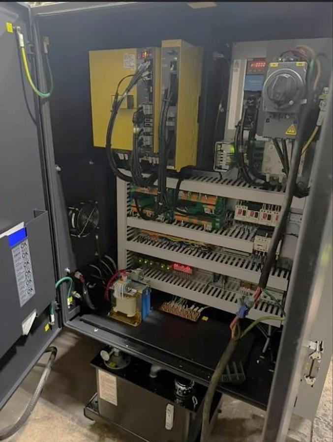 Used 2015 Doosan Lynx 220LC with 8" Hyd Chuck, Toolsetter, Tailstock, Parts Catcher, Chip Converyor, Barfeed Interface ONLY