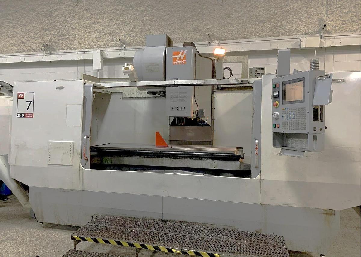 Used 2003 Haas VF-7B/40, 24 Station Side Mounted ATC, High Speed Machining, Prog. Coolant, 7500 RPM, Chip Auger, Quick Code